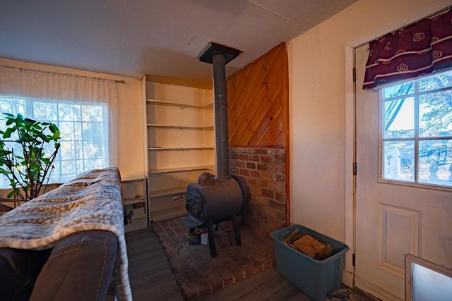 33 Stanley Rd, West Point, CA 95255