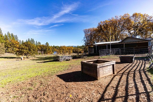 33 Stanley Rd, West Point, CA 95255