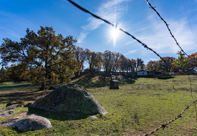 33 Stanley Rd, West Point, CA 95255