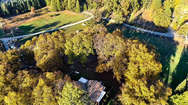 33 Stanley Rd, West Point, CA 95255