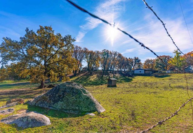 33 Stanley Rd, West Point, CA 95255