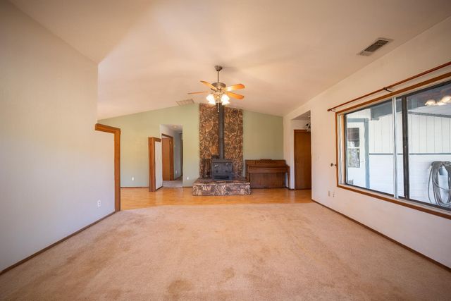 33 Stanley Rd, West Point, CA 95255