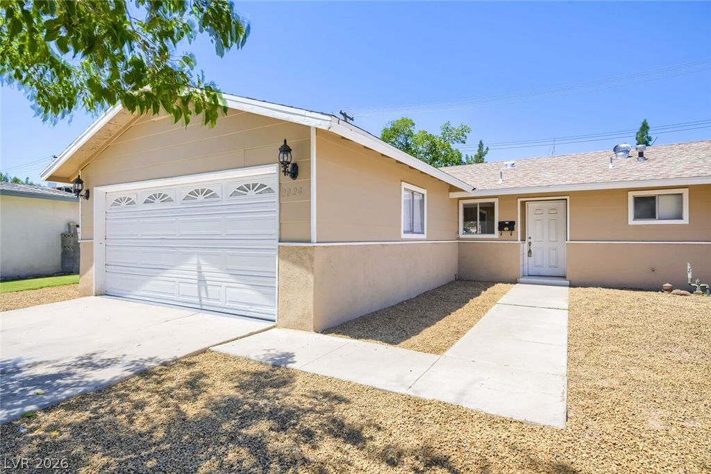 2024 Collins Avenue, Las Vegas, NV 89106 — photo 2
