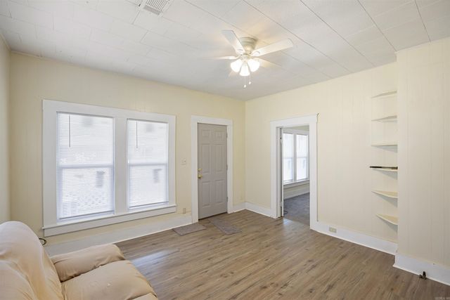 709 N GRIFFIN Street, Morrilton, AR 72110