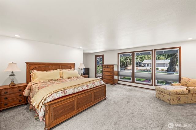 407 Point Fosdick Drive NW, Gig Harbor, WA 98335