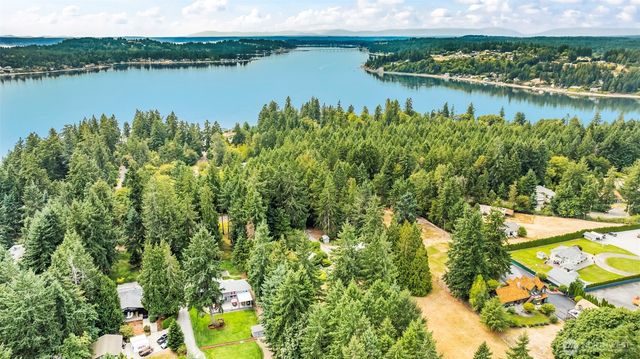 407 Point Fosdick Drive NW, Gig Harbor, WA 98335