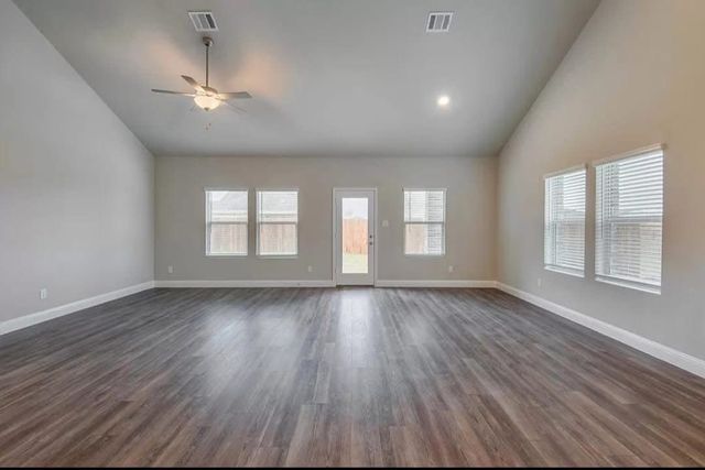 404 Dempsey Drive, Princeton, TX 75071