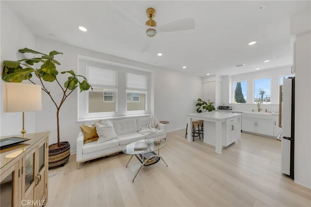 17961 Conch Lane, Huntington Beach, CA 92646