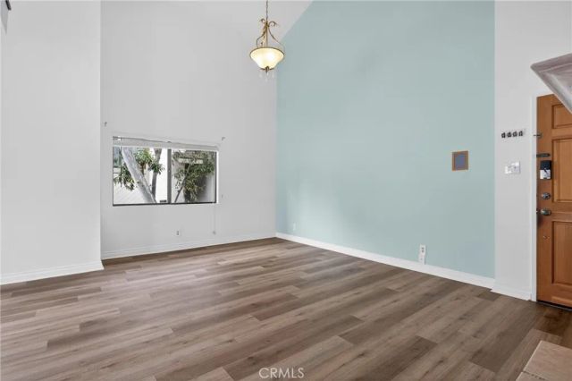 18433 Hatteras 507, Tarzana, CA 91356