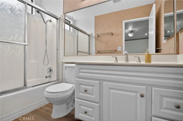 18433 Hatteras 507, Tarzana, CA 91356