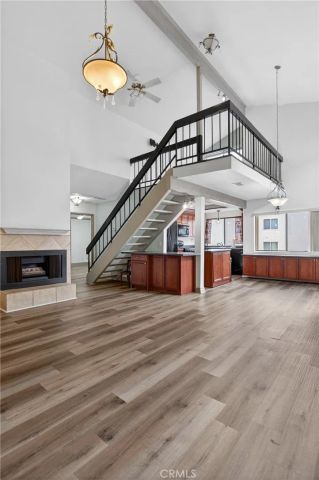 18433 Hatteras 507, Tarzana, CA 91356