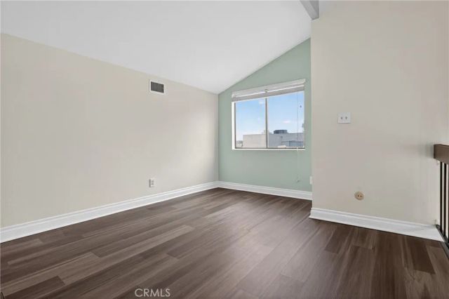 18433 Hatteras 507, Tarzana, CA 91356
