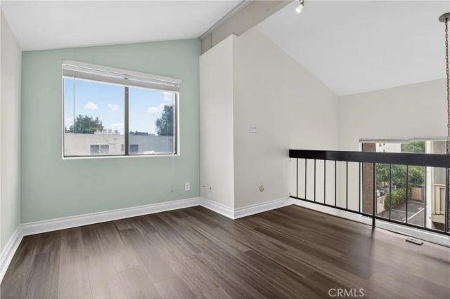18433 Hatteras 507, Tarzana, CA 91356