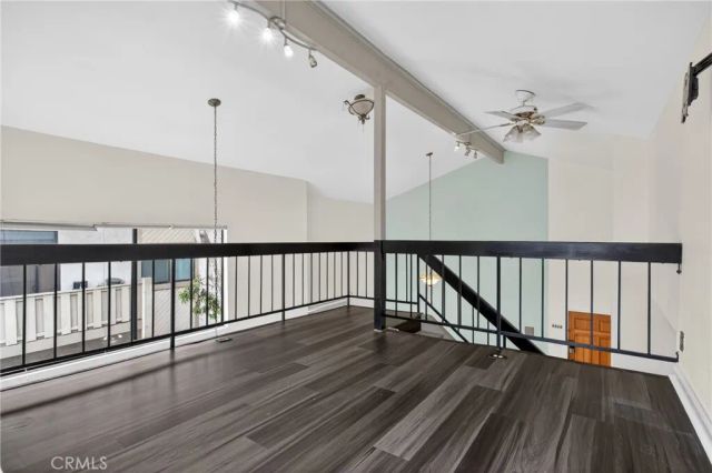 18433 Hatteras 507, Tarzana, CA 91356