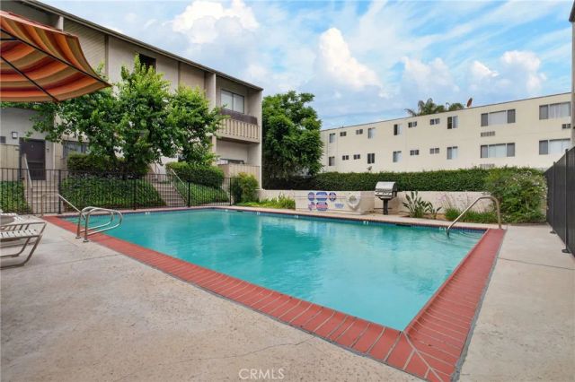 18433 Hatteras 507, Tarzana, CA 91356