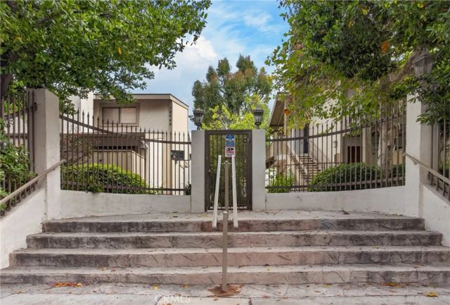 18433 Hatteras 507, Tarzana, CA 91356