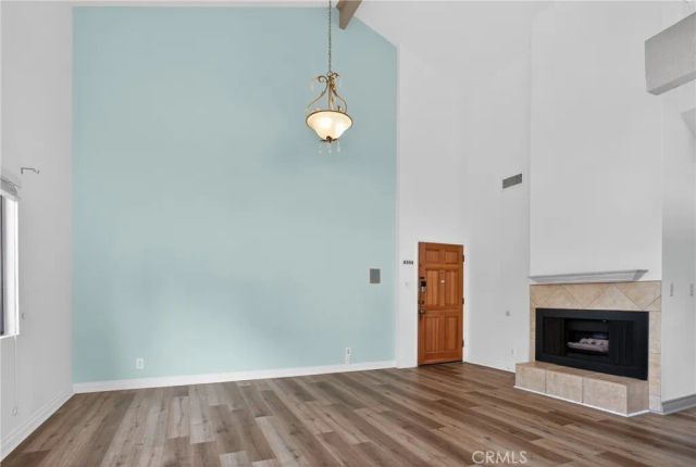 18433 Hatteras 507, Tarzana, CA 91356
