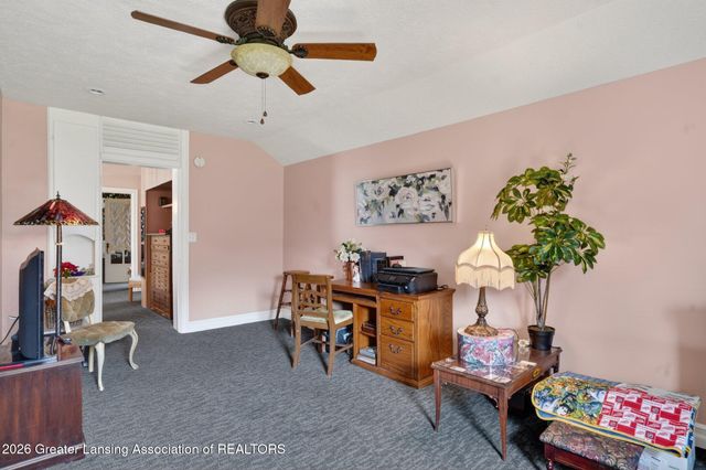812 N Clinton Street, Grand Ledge, MI 48837