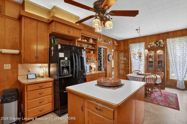 812 N Clinton Street, Grand Ledge, MI 48837