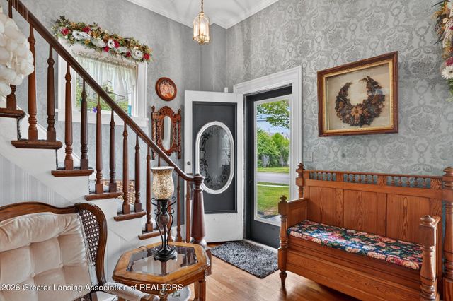 812 N Clinton Street, Grand Ledge, MI 48837