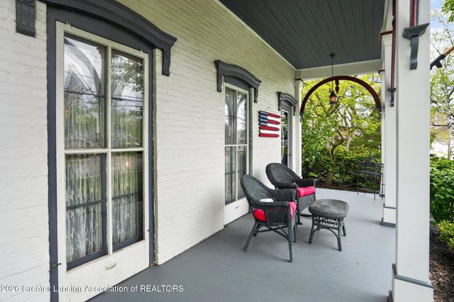 812 N Clinton Street, Grand Ledge, MI 48837