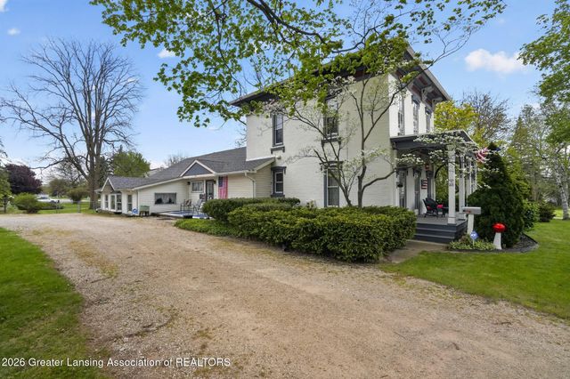 812 N Clinton Street, Grand Ledge, MI 48837