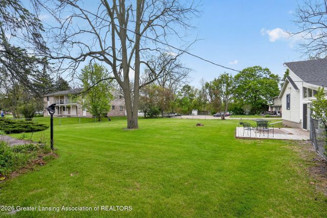 812 N Clinton Street, Grand Ledge, MI 48837