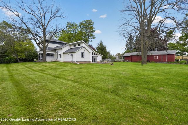 812 N Clinton Street, Grand Ledge, MI 48837