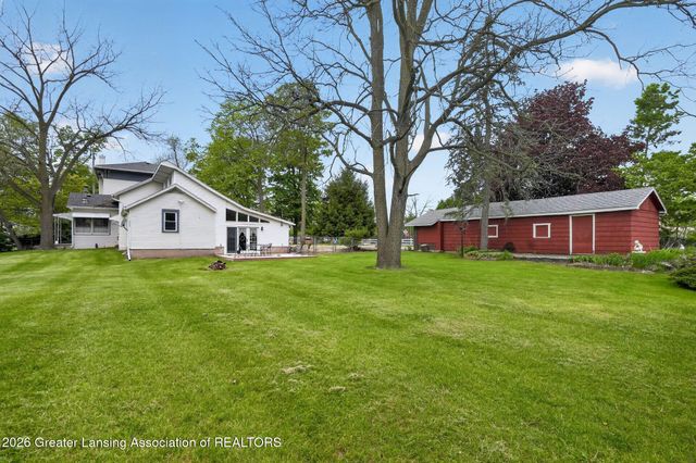 812 N Clinton Street, Grand Ledge, MI 48837