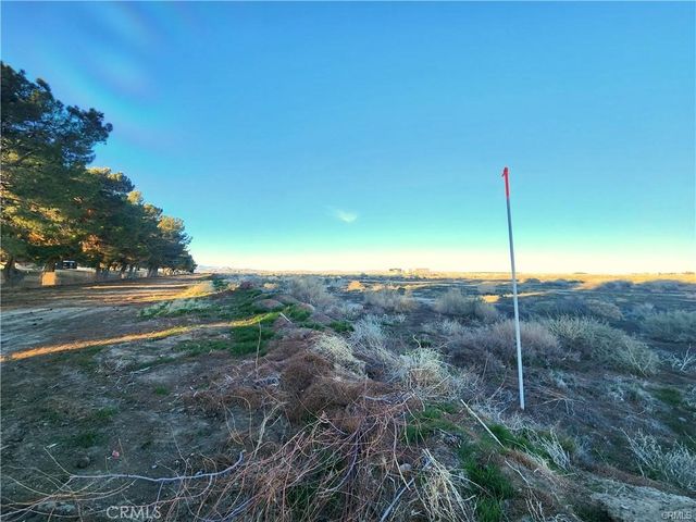 2 AC Near W Ave F8, Lancaster, CA 93536