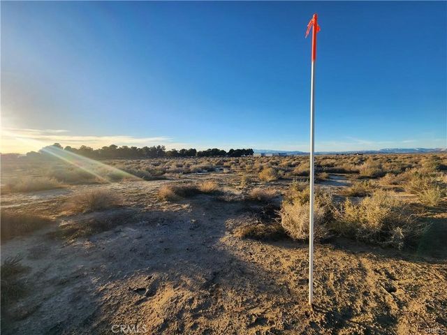 2 AC Near W Ave F8, Lancaster, CA 93536