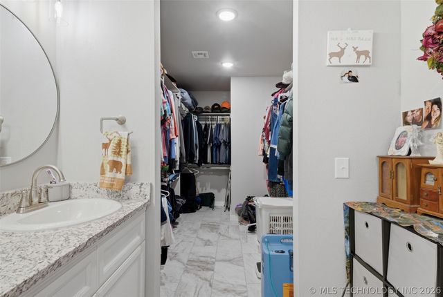 5912 Bluestem Way, Chelsea, OK 74016