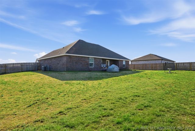 5912 Bluestem Way, Chelsea, OK 74016