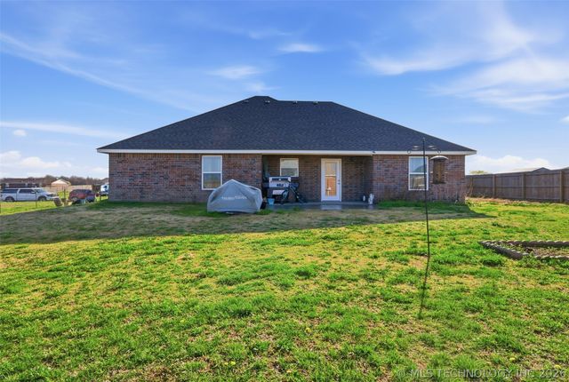 5912 Bluestem Way, Chelsea, OK 74016