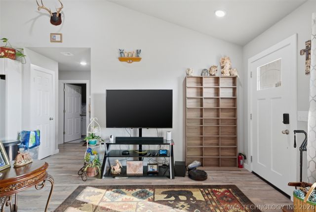 5912 Bluestem Way, Chelsea, OK 74016