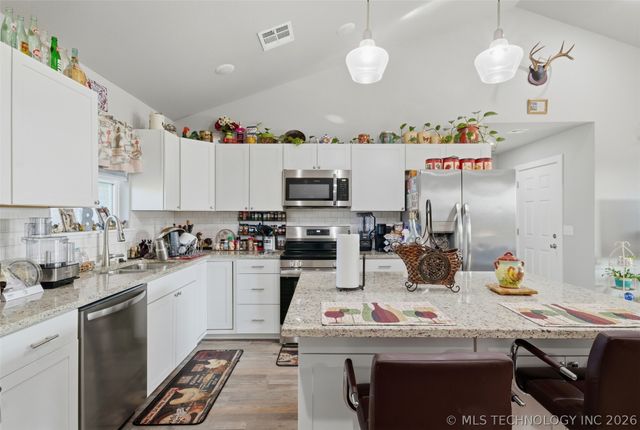 5912 Bluestem Way, Chelsea, OK 74016