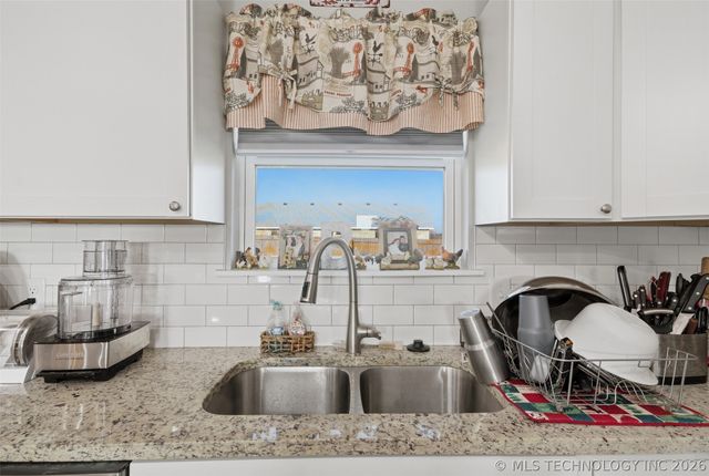 5912 Bluestem Way, Chelsea, OK 74016