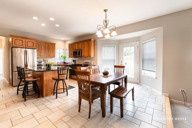 5624 BERGAMOT Court, Naperville, IL 60564