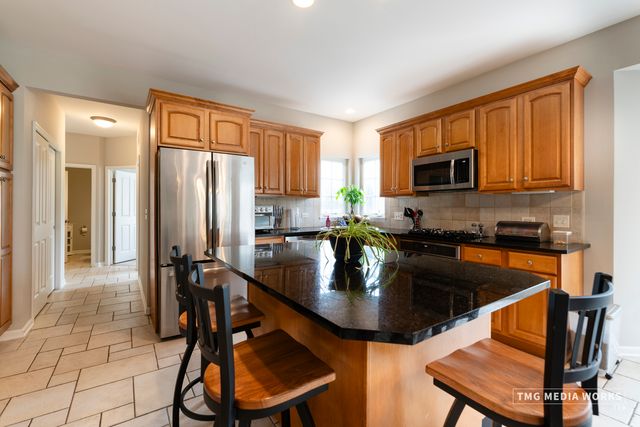 5624 BERGAMOT Court, Naperville, IL 60564