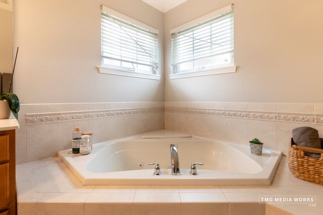 5624 BERGAMOT Court, Naperville, IL 60564