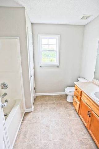 1276 Archwood Dr, Clarksville, TN 37042