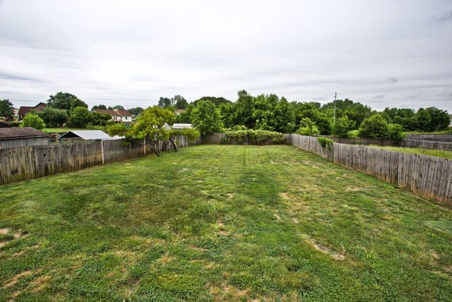 1276 Archwood Dr, Clarksville, TN 37042