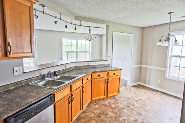 1276 Archwood Dr, Clarksville, TN 37042