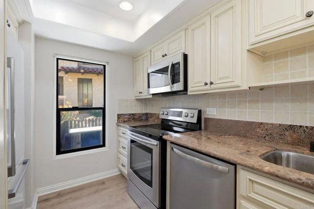 1915 Estrella De Mar Ct C, Carlsbad, CA 92009