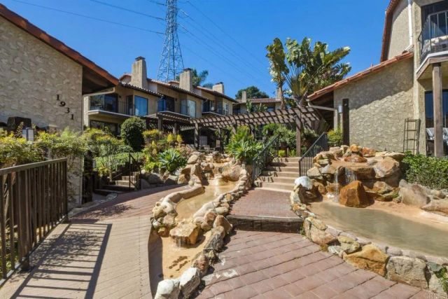 1915 Estrella De Mar Ct C, Carlsbad, CA 92009