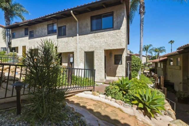 1915 Estrella De Mar Ct C, Carlsbad, CA 92009