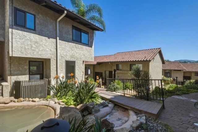 1915 Estrella De Mar Ct C, Carlsbad, CA 92009