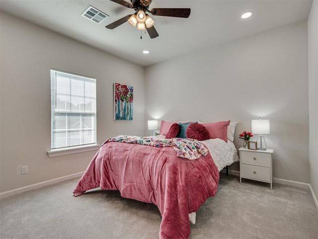 712 E Lincoln Avenue, Guthrie, OK 73044