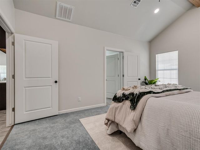 712 E Lincoln Avenue, Guthrie, OK 73044