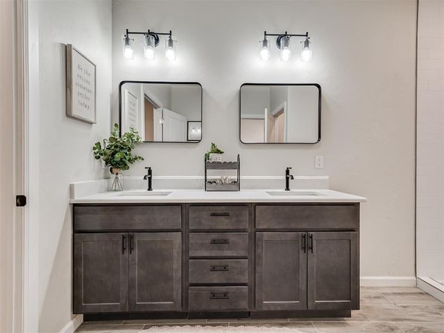 712 E Lincoln Avenue, Guthrie, OK 73044